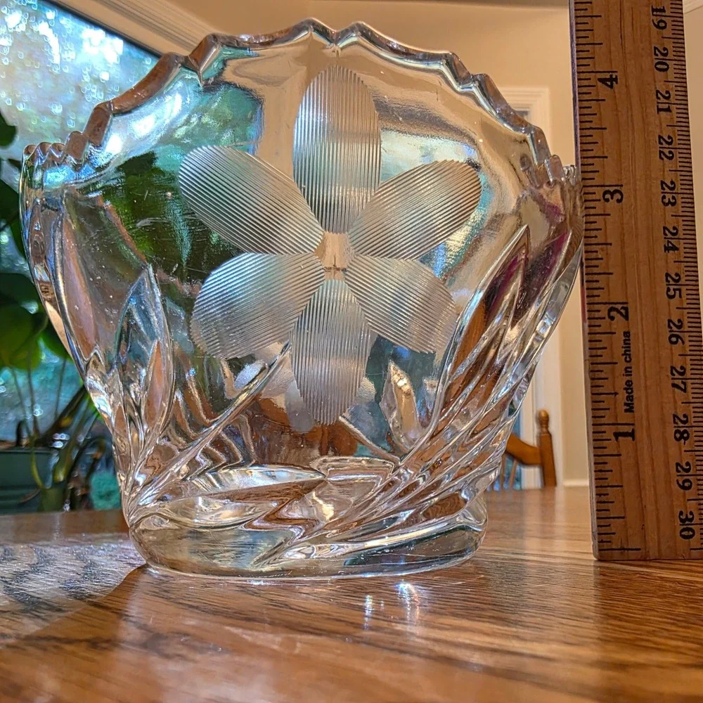 Crystal Glass Bowl Etched Floral Frosted Scalloped Rim Starburst Base 4.5
